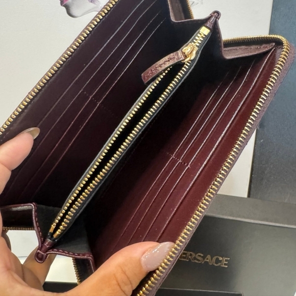 Versace Quilted Deep Burgundy Leather Clutch BNWT/ FULL INCLUSION - Picture 6 of 7